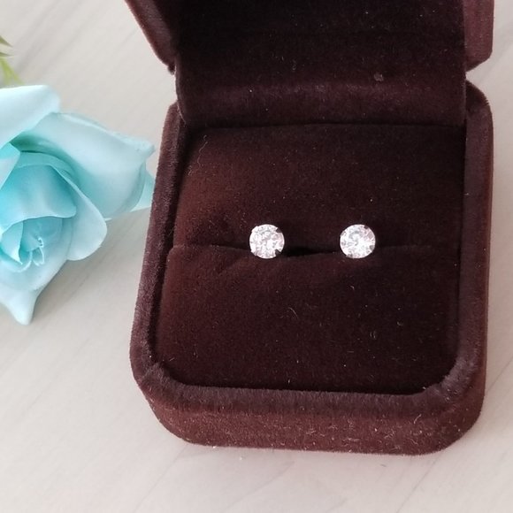 4mm Sterling Silver CZ stud earrings, Cubic Zircon - Picture 6 of 6